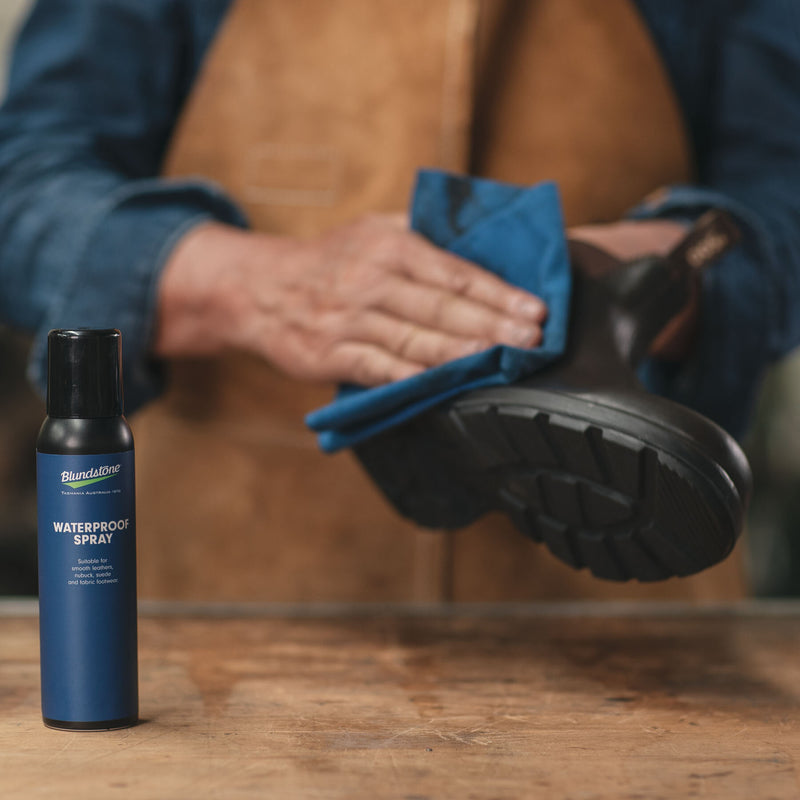 WATERPROOF SPRAY